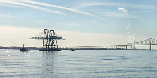 Barge with Eddystone cranes arriving