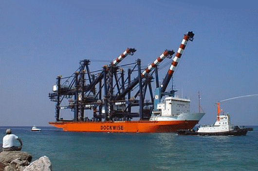 Dock Express 12 arrives with 3 Hyundai container cranes