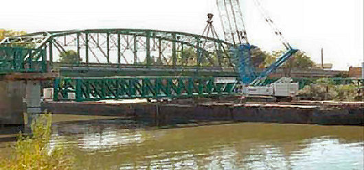 San Joaquin pedestrian bridge installation